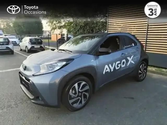 Biton gris célestine/toit noir Utilisé 2025 Toyota Aygo X Design SUV | 20 800 € - Image 1/4