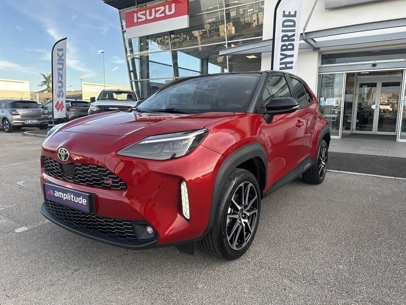 Rouge intense/toit noir (m) Utilisé 2023 Toyota Yaris Hybrid Sport SUV | 25 499 € (Prix assez cher) - Image 1/4