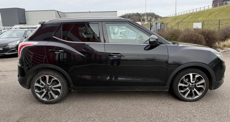 Occasion Ssangyong (KGM) Tivoli 115 ch (84 kW) 2015 Noir SUV