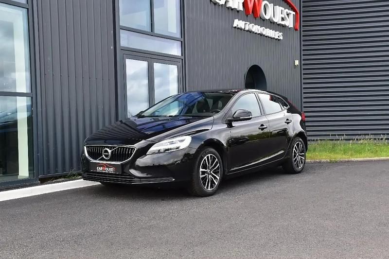 Noir Utilisé 2019 Volvo V40 Business Edition Break | 15 990 € - Image 1/4