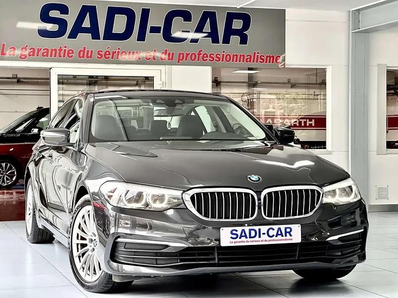 Gris Occasion 2018 BMW 520 Sport Line Berline | 20 990 € (Prix juste) - Image 1/4