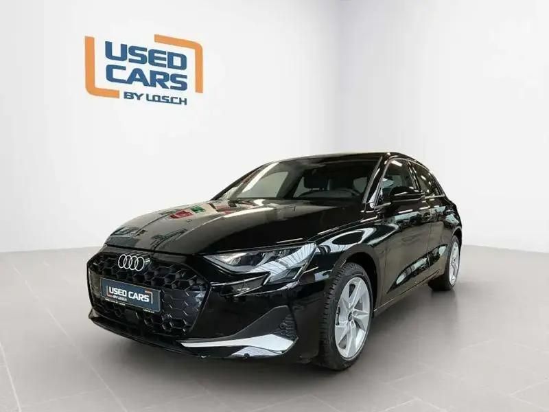 Noir Utilisé 2024 Audi A3 Advanced Berline | 32 297 € (Bon prix) - Image 1/4