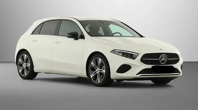 Blanc Utilisé 2024 Mercedes A200 Style Berline | 25 799 € - Image 1/2