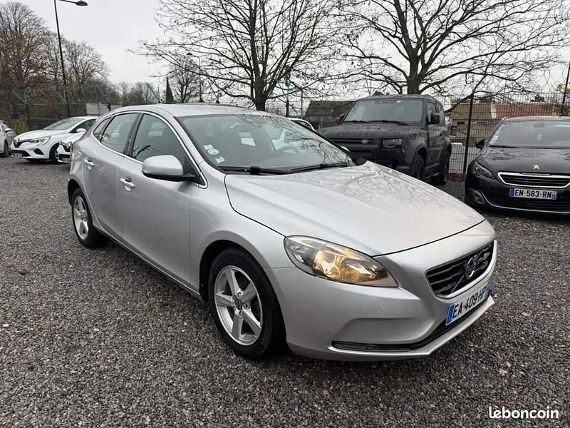 Gris Occasion 2016 Volvo V40 Kinetic Citadine | 9 690 € - Image 1/4