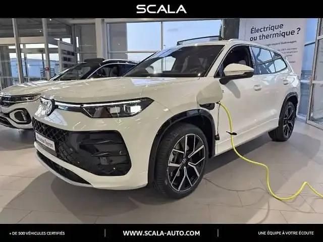 Blanc Utilisé 2025 VW Tayron R-line Edition SUV | 56 990 € (Prix juste) - Image 1/4