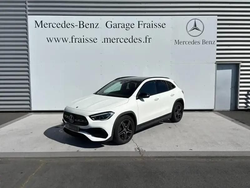 Blanc Utilisé 2022 Mercedes GLA200 AMG line SUV | 37 500 € (Prix juste) - Image 1/4