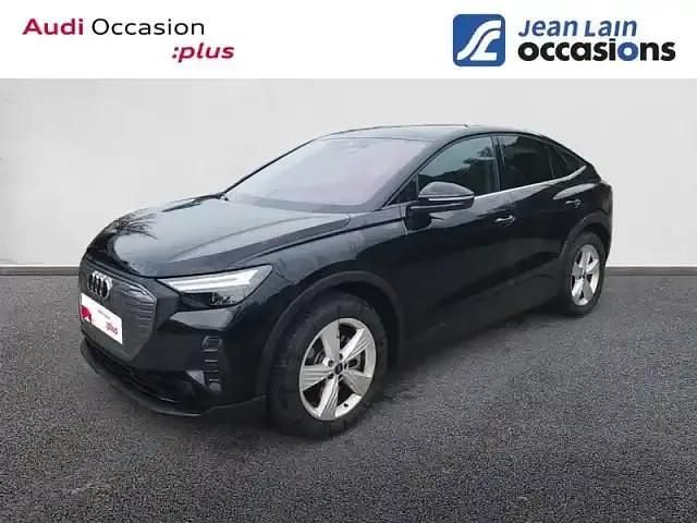 Noir mythe métallisé Utilisé 2024 Audi Q4 Sportback e-tron Design SUV | 44 990 € (Bon prix) - Image 1/4