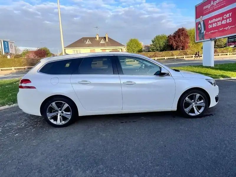 Blanc Utilisé 2016 Peugeot 308 S Berline | 8 000 € (Prix assez cher) - Image 1/4
