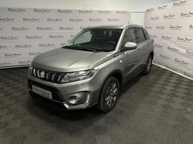 Gris Utilisé 2023 Suzuki Vitara SUV | 18 490 € (Prix assez cher) - Image 1/4