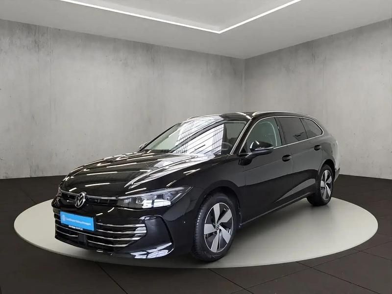 Noir Utilisé 2024 VW Passat Elegance Break | 48 100 € - Image 1/4