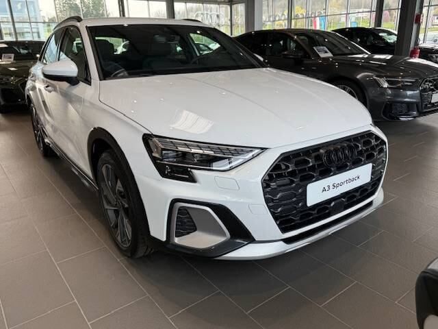Blanc arcona Nouvelle 2025 Audi A3 Design Berline | 42 990 € (Prix juste) - Image 1/4