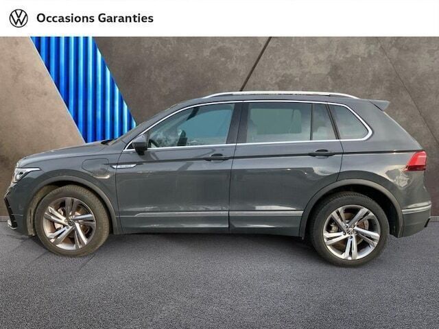 Gris Utilisé 2024 VW Tiguan Exclusive SUV | 44 490 € (Prix cher) - Image 1/4