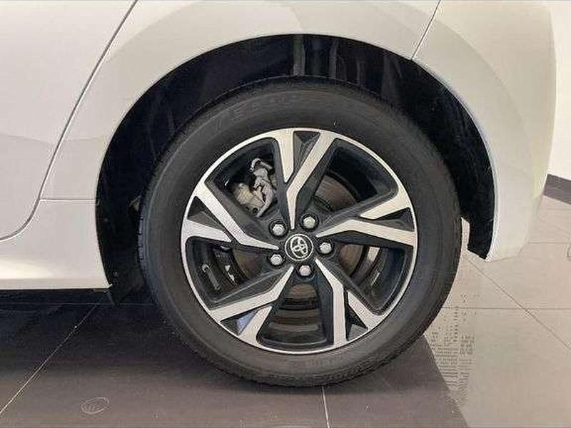 Utilisé 2024 Toyota Yaris Hybrid Design Berline | 22 990 € (Prix juste) - Image 1/1