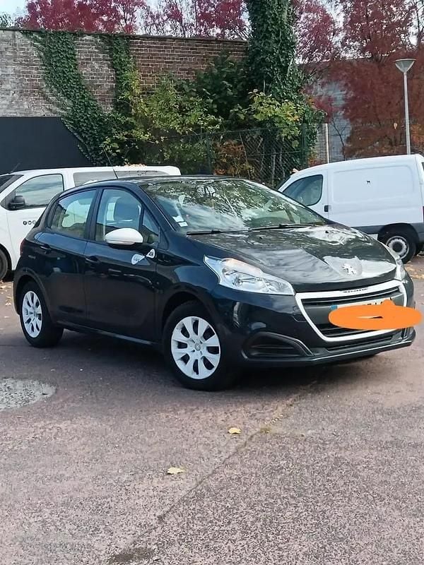 Utilisé 2015 Peugeot 208 Allure Citadine | 4 990 € - Image 1/4