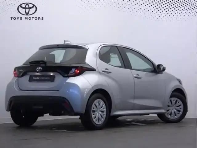 Occasion Toyota Yaris 2023 Gris clair Citadine