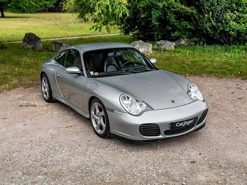 Gris Utilisé 2004 Porsche 911 Carrera 4S Coupé | 46 000 € (Prix juste) - Image 1/4