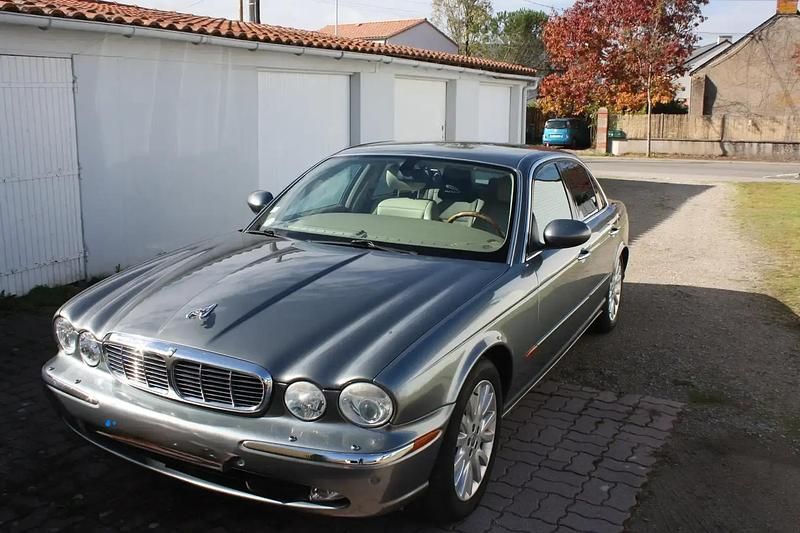 Gris Occasion 2004 Jaguar XJ8 Berline | 17 550 € - Image 1/4
