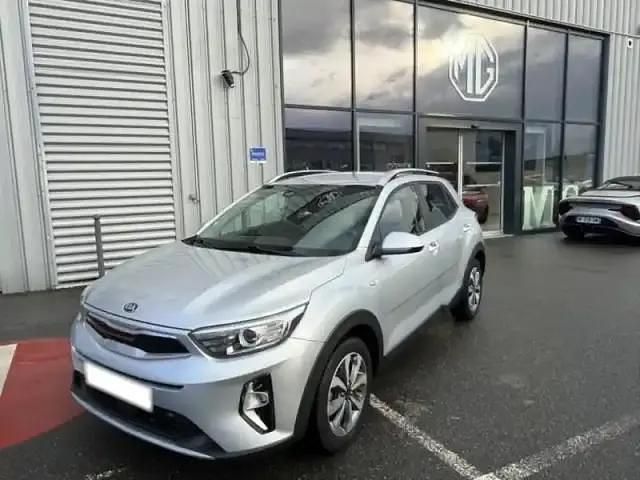 Gris aluminium métallisé Utilisé 2021 Kia Stonic Active SUV | 14 990 € - Image 1/4