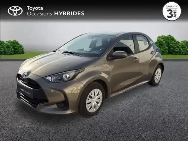 Bronze impérial (m) Occasion 2023 Toyota Yaris Hybrid Berline | 18 980 € (Bon prix) - Image 1/4
