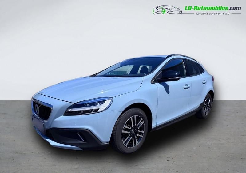 Utilisé 2017 Volvo V40 CC Break | 17 900 € - Image 1/3