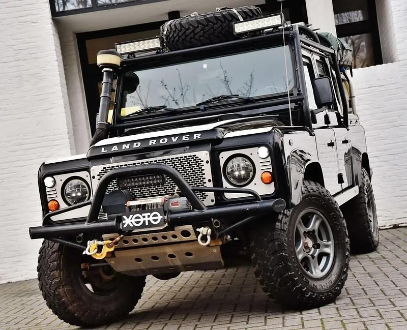 Noir Utilisé 2012 Land Rover Defender SUV | 59 950 € - Image 1/4