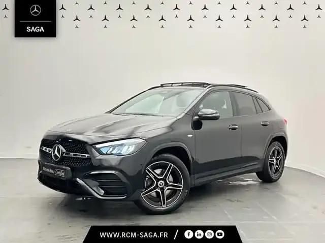 Noir Occasion 2025 Mercedes GLA250 AMG line SUV | 45 800 € (Prix juste) - Image 1/4