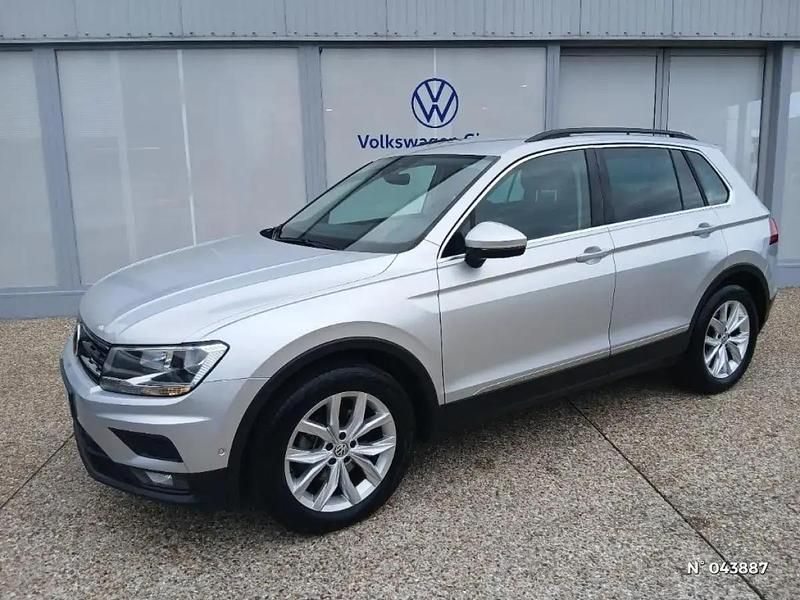 Gris Utilisé 2020 VW Tiguan Business SUV | 23 990 € (Prix juste) - Image 1/4