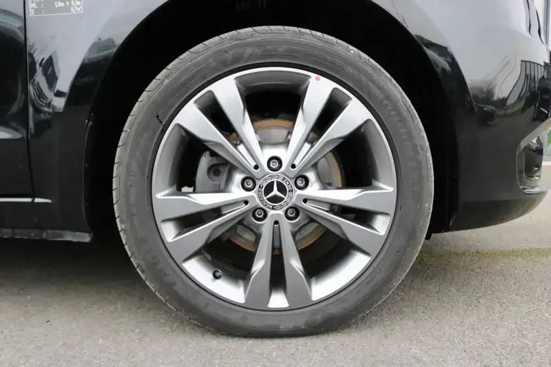 Image 2/4