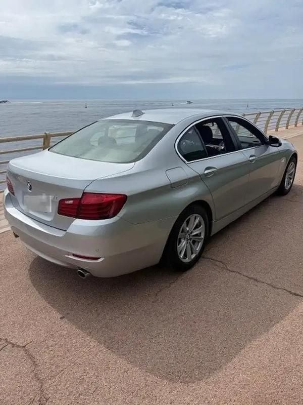 Argent Utilisé 2016 BMW 535 Berline | 32 600 € - Image 1/4