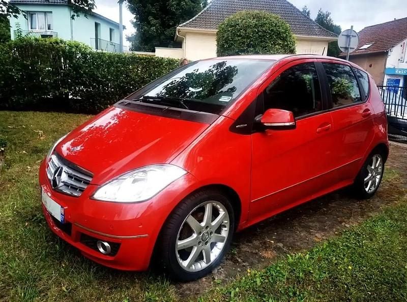 Rouge Utilisé 2011 Mercedes A180 Avantgarde Monospace | 7 500 € (Prix cher) - Image 1/4