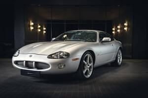 Occasion Jaguar XKR 363 ch (266 kW) 2000 Argent Coupé