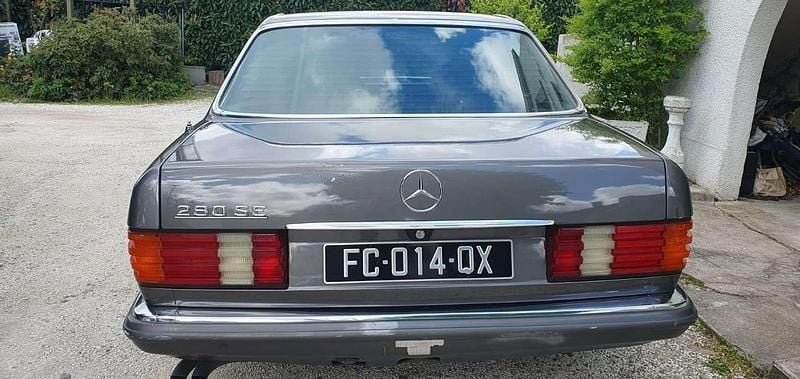 Occasion Mercedes 280 185 ch (136 kW) 1984 Gris Berline