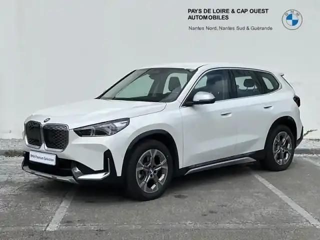 Blanc Occasion 2024 BMW iX1 xLine SUV | 49 900 € - Image 1/4