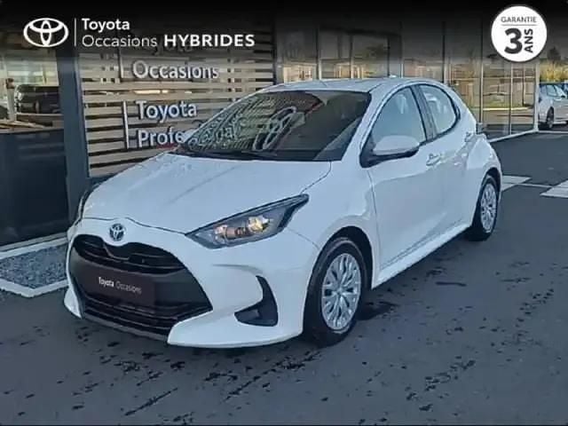 Occasion Toyota Yaris Hybrid 92 ch (67 kW) 2023 Blanc Berline