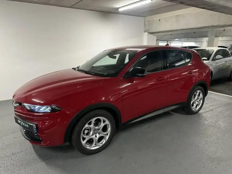 Rouge Utilisé 2023 Alfa Romeo Tonale Super SUV | 28 490 € (Prix juste) - Image 1/4