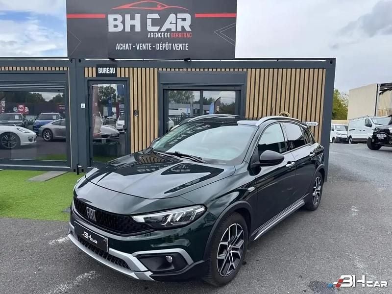 Vert Utilisé 2021 Fiat Tipo Cross Berline | 11 990 € (Prix juste) - Image 1/4