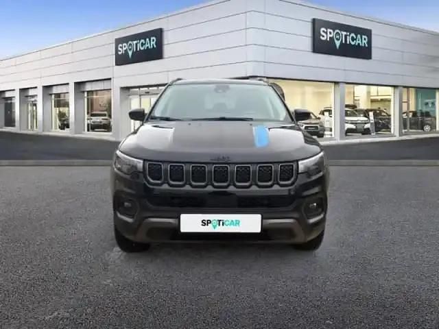 Solid black Occasion 2023 Jeep Compass Trailhawk SUV | 23 990 € (Bon prix) - Image 1/3