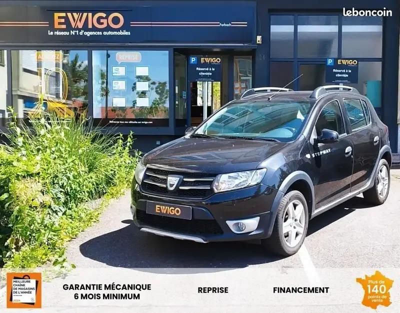 Noir Utilisé 2013 Dacia Sandero Prestige Citadine | 5 990 € (Prix juste) - Image 1/4