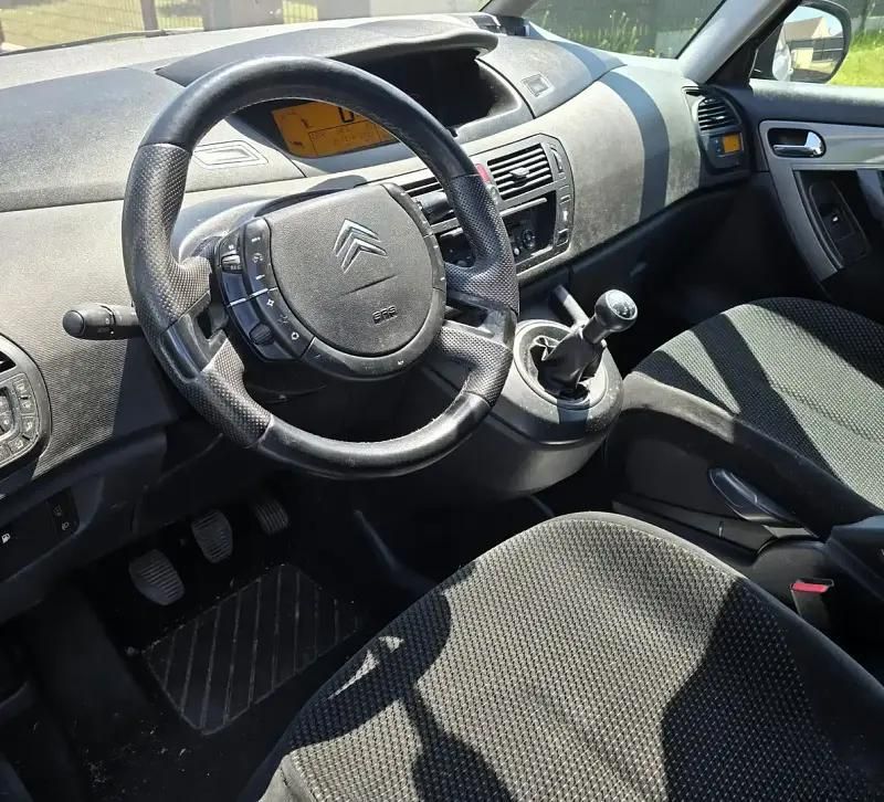 Image 2/4