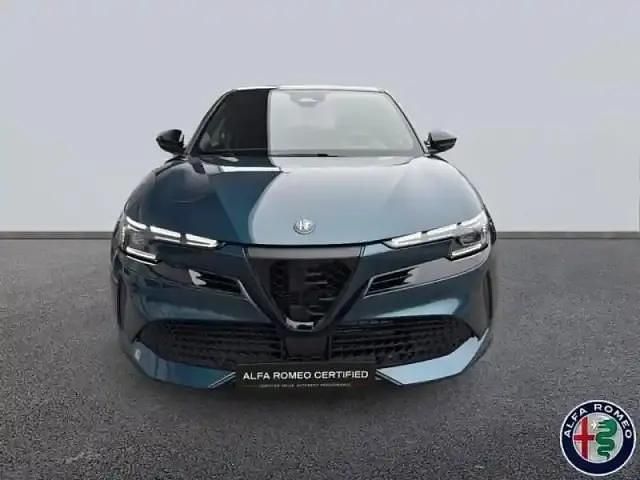 Nouvelle Alfa Romeo Junior Edizione Speciale 2025 Bleu navigli métallisée/toit noir SUV