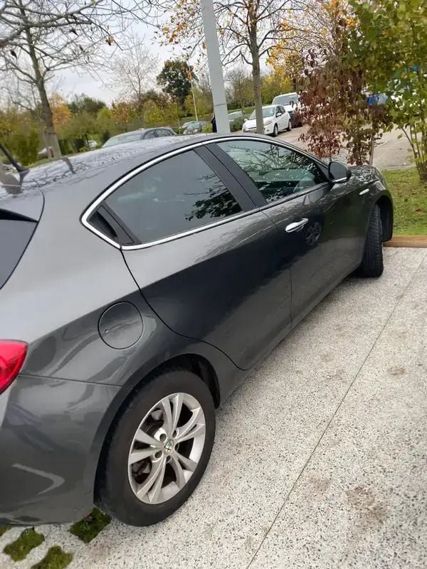 Utilisé 2013 Alfa Romeo Giulietta Citadine | 4 990 € - Image 1/4