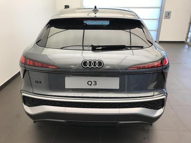 Nouvelle Audi Q3 Sportback Design 272 ch (200 kW) 2026 Gris daytona nacré SUV