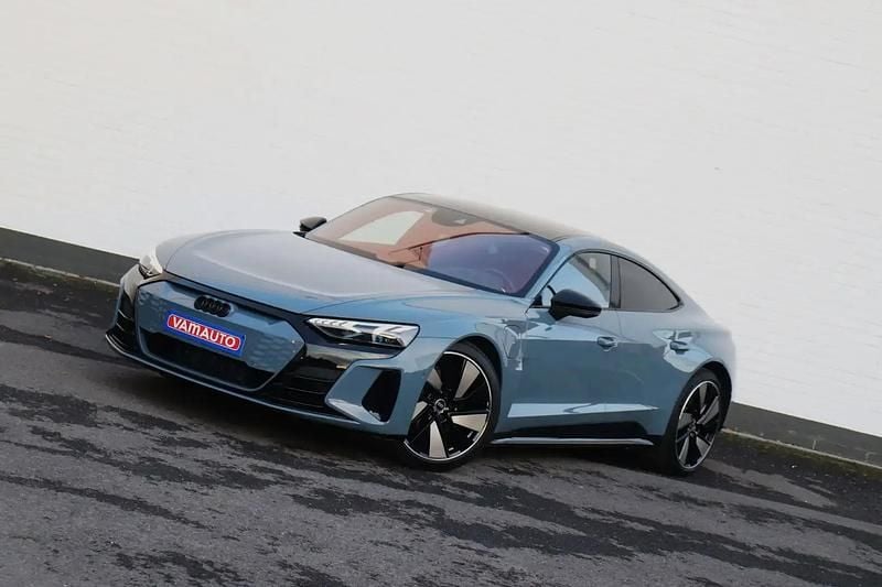 Gris Occasion 2022 Audi e-tron GT quattro Sport Berline | 56 950 € (Prix juste) - Image 1/4