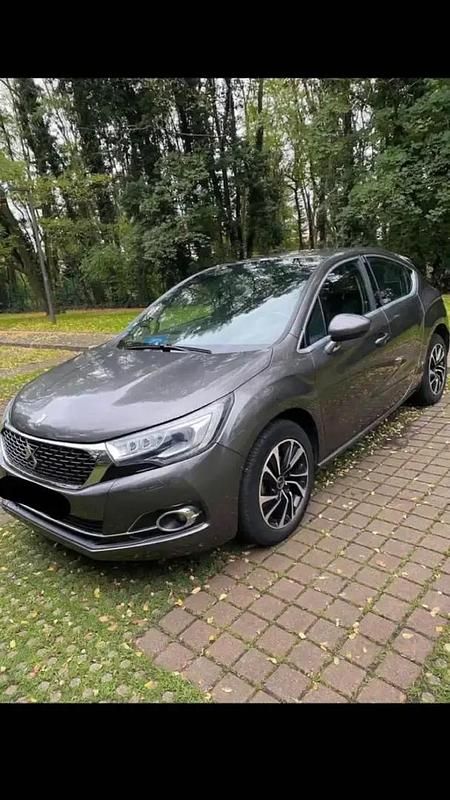 Utilisé 2018 DS Automobiles DS4 So Chic Berline | 9 000 € (Prix juste) - Image 1/4
