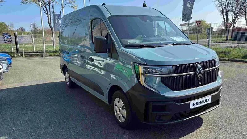 Bleu Nouvelle 2025 Renault Master Van | 58 500 € - Image 1/4