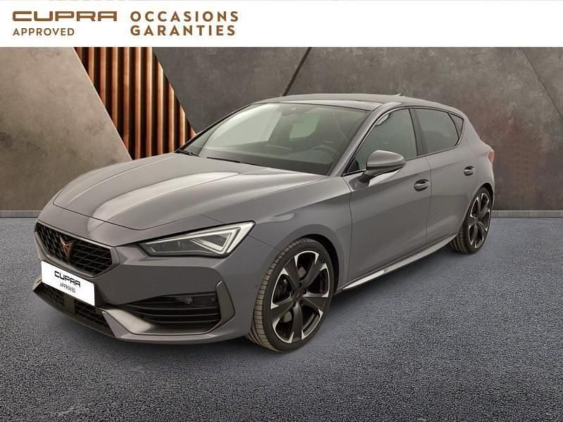 Gris graphène métallisé Utilisé 2024 Cupra Leon VZ Berline | 37 932 € (Prix cher) - Image 1/4