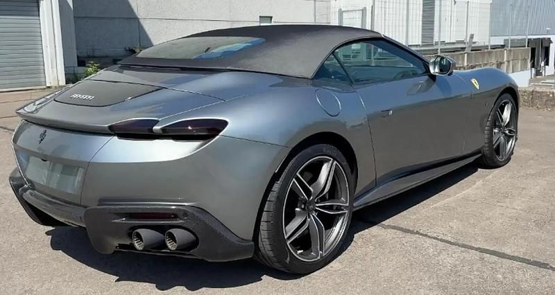 Gris Utilisé 2024 Ferrari Roma Cabriolet | 299 900 € - Image 1/4