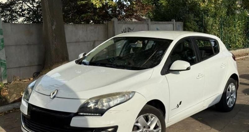 Blanc Utilisé 2013 Renault Mégane III Citadine | 2 990 € (Super prix) - Image 1/4