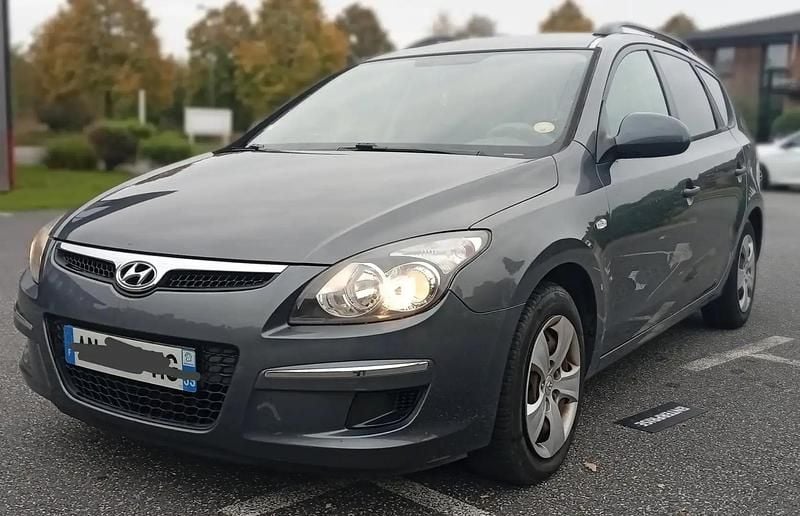 Gris Occasion 2010 Hyundai i30 Break | 5 300 € - Image 1/4