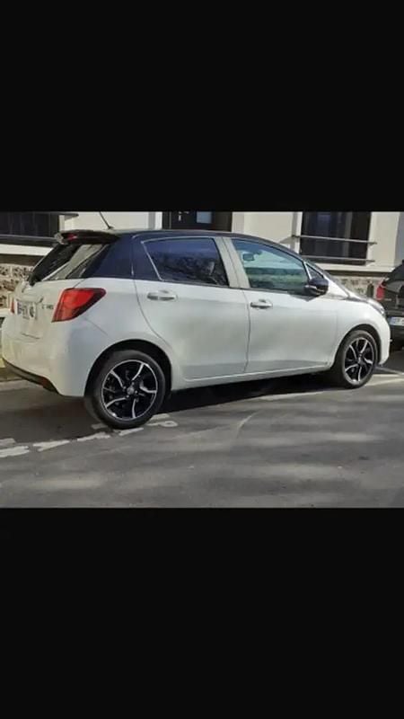 Blanc Utilisé 2016 Toyota Yaris Berline | 13 750 € (Bon prix) - Image 1/4